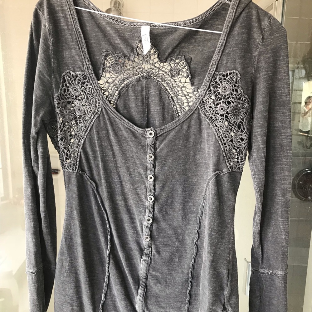 Free People tee shirt size Small.